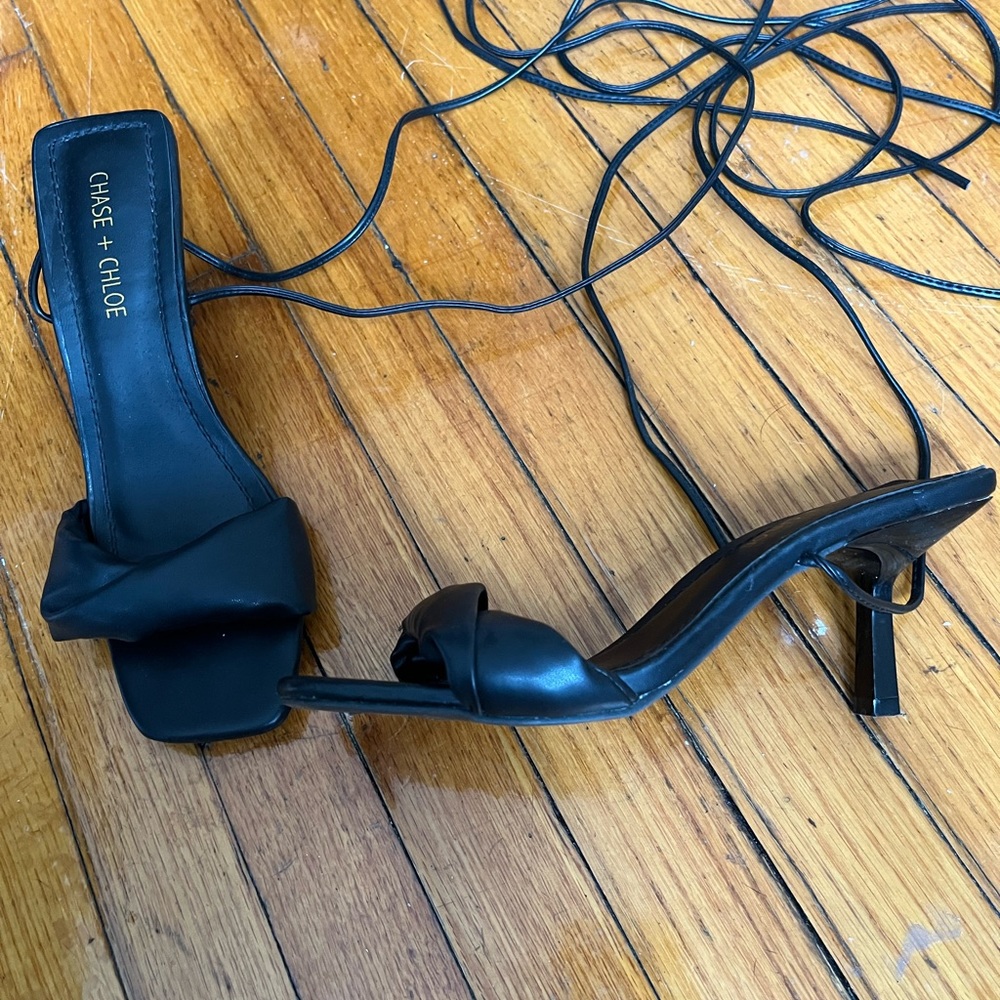 Chase and Chloe black kitten heels with straps
